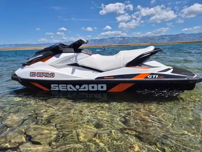 Rent a Jet ski Vir