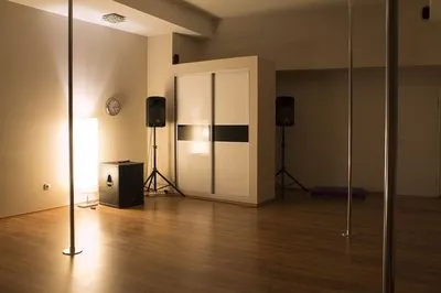 Pole dance fitness - Pole Philosophy Split