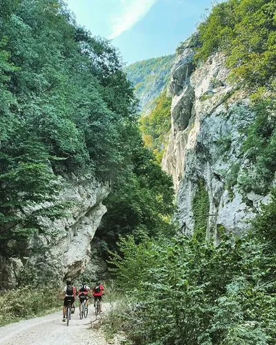Cherokee cycling club (biciklisticki klub Cherokee)