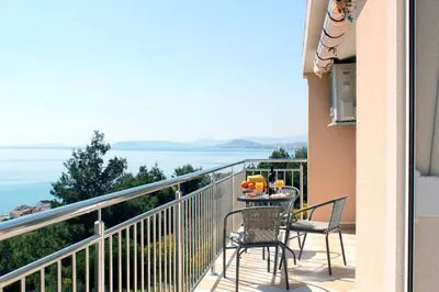 LITTO Holiday Sea View Apartment