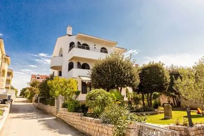 Villa Mirella Apartments