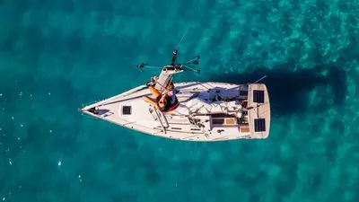 The Luna Sailing