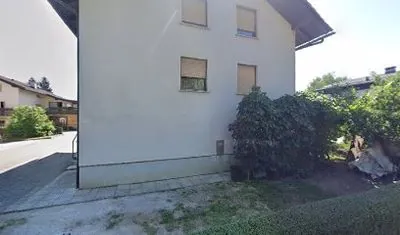 Roal Trade trgovsko in gostinsko podjetje d.o.o., Obrtniška 17, Grosuplje